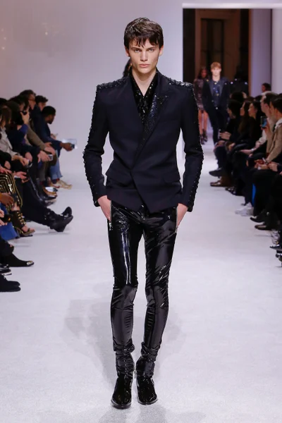 Look 84